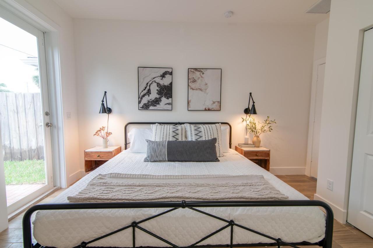 Private Cottage - King Beds, Brand New, Near Beach, Golfing, Shopping & Restaurants Lake Worth Beach Dış mekan fotoğraf